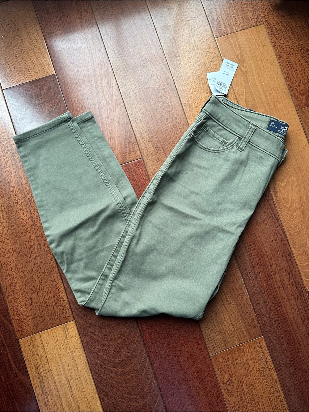 Hollister Super Skinny Pants in Olive